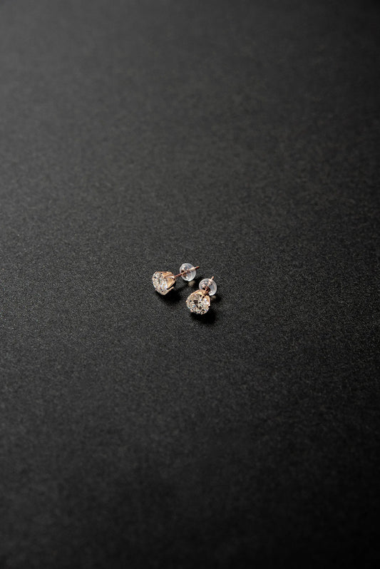 Round stud earrings