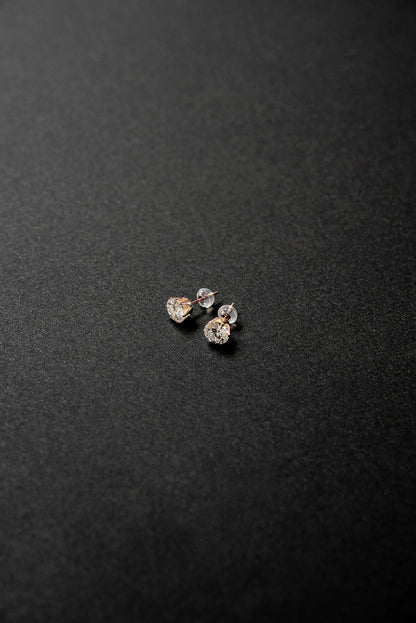 Round stud earrings