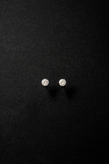 Round stud earrings